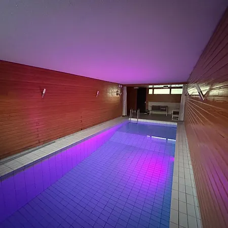 Lägenhet Large In The Centre Of With Private Swimming Pool And Sauna *