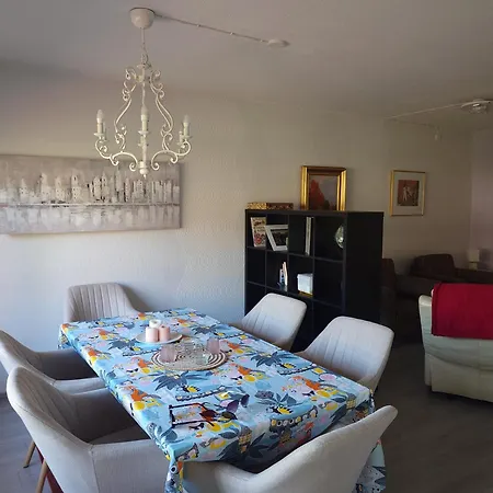 Large In The Centre Of With Private Swimming Pool And Sauna Lägenhet *