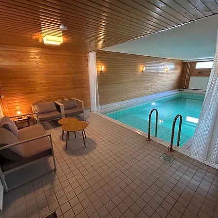 Large In The Centre Of With Private Swimming Pool And Sauna Lejlighed